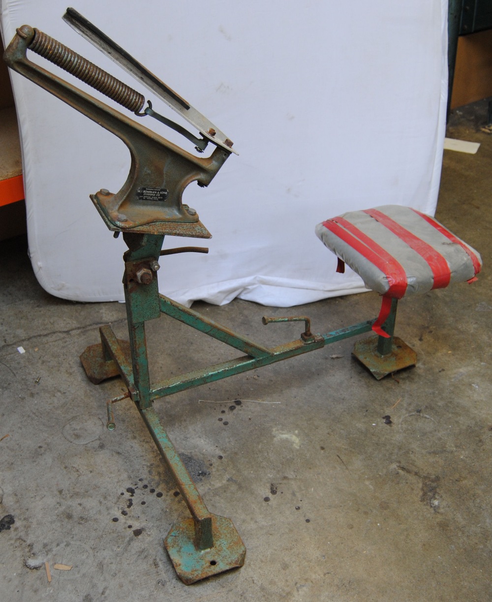 Bowman single arm clay trap on demountable steel seat stand