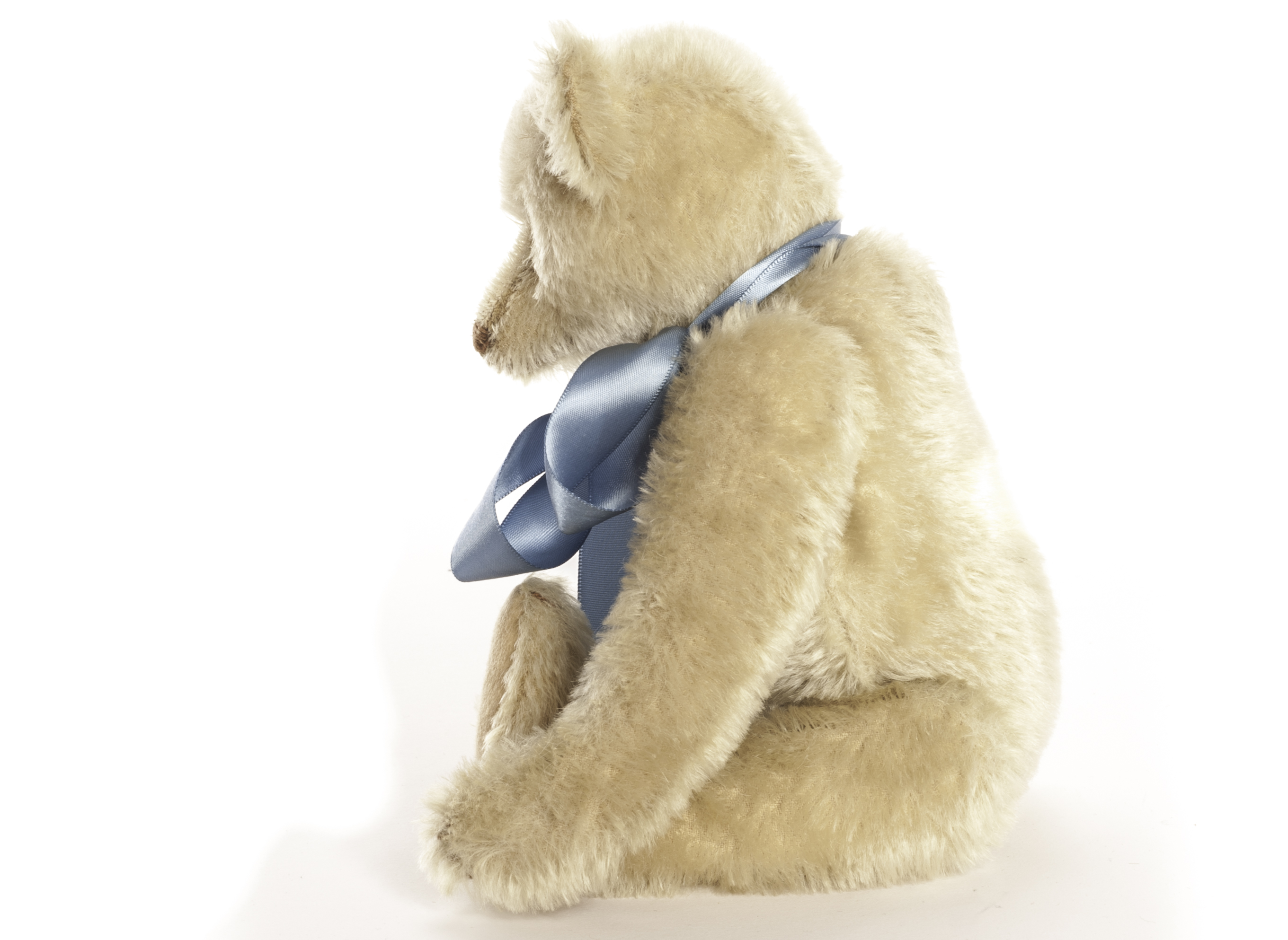 A Steiff white mohair Teddy Bear, circa 1906, with black boot button eyes, pronounced clipped - Image 4 of 4