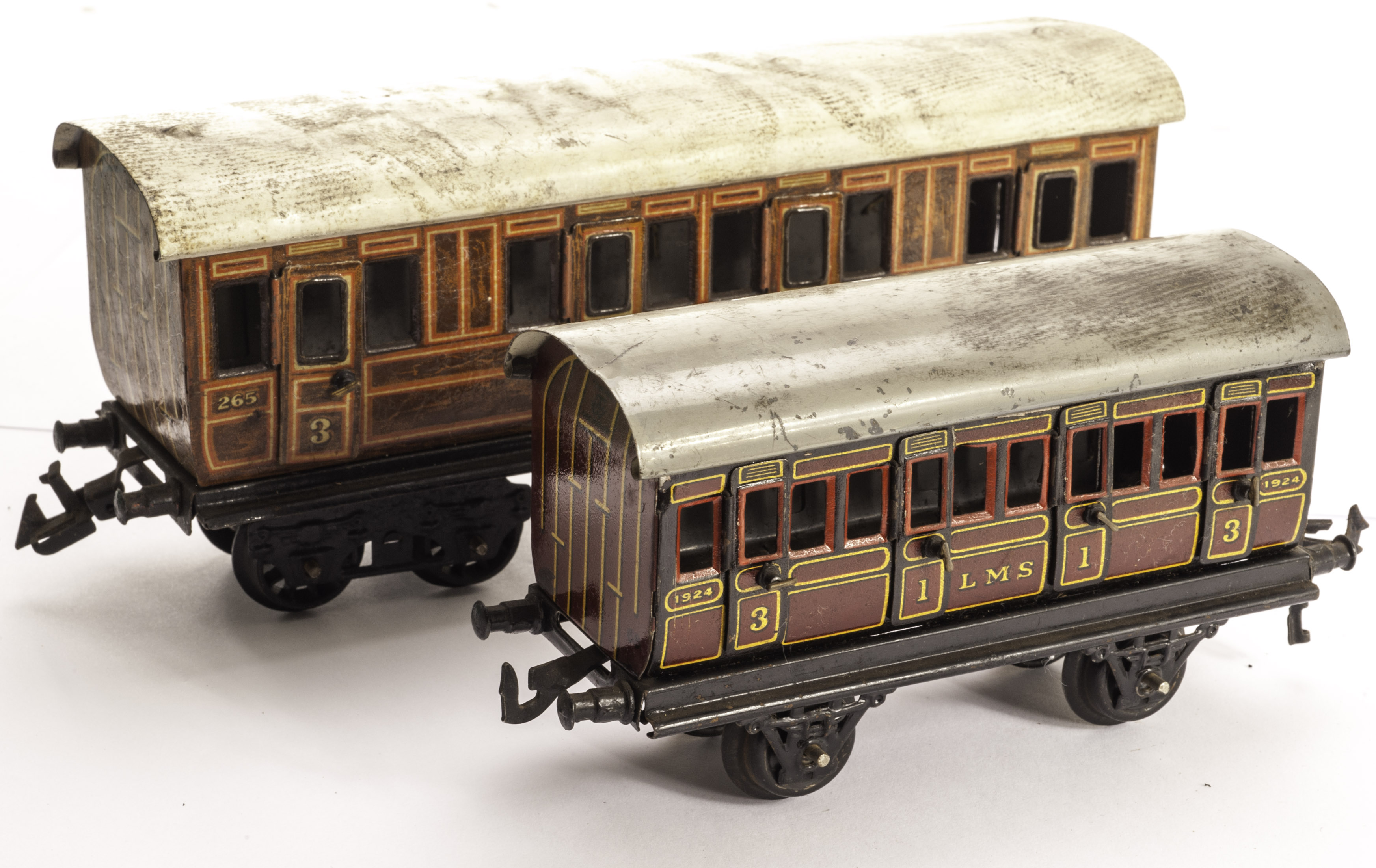 Bing 0 Gauge LNER Bogie and LMS 4-wheel First/Third Class Coaches: LNER teak style bogie Coach no