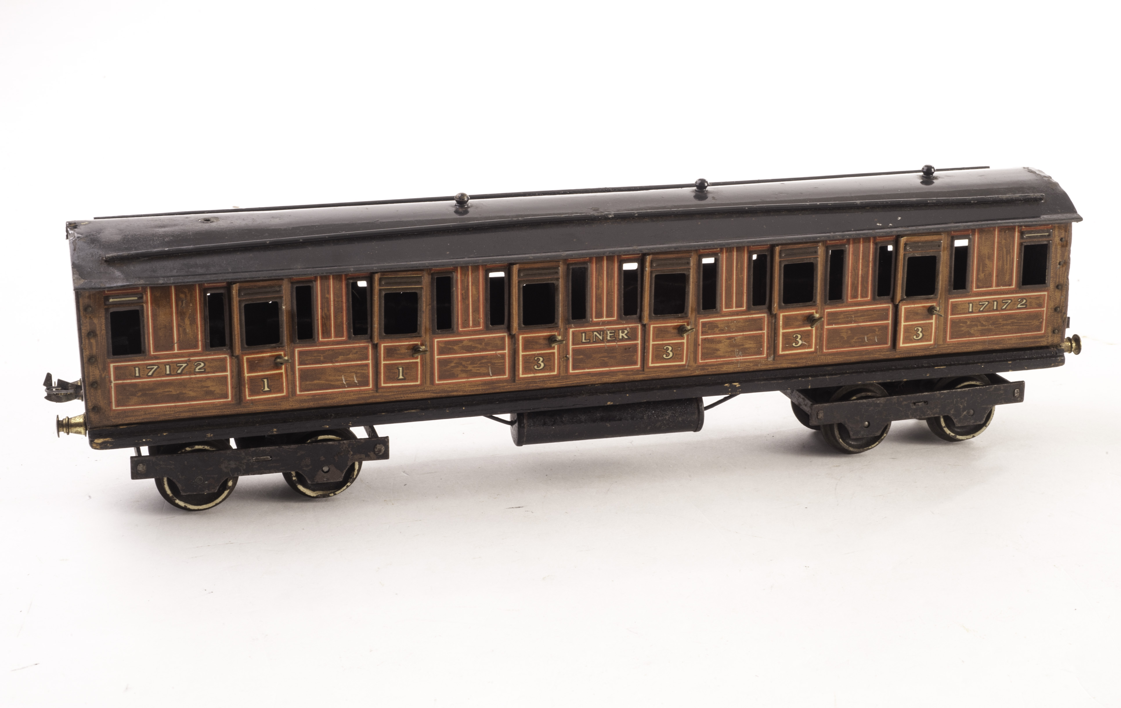 A Bowman 0 Gauge LNER Coach, First/Third No 17172, teak style tinplate sides and black tinplate