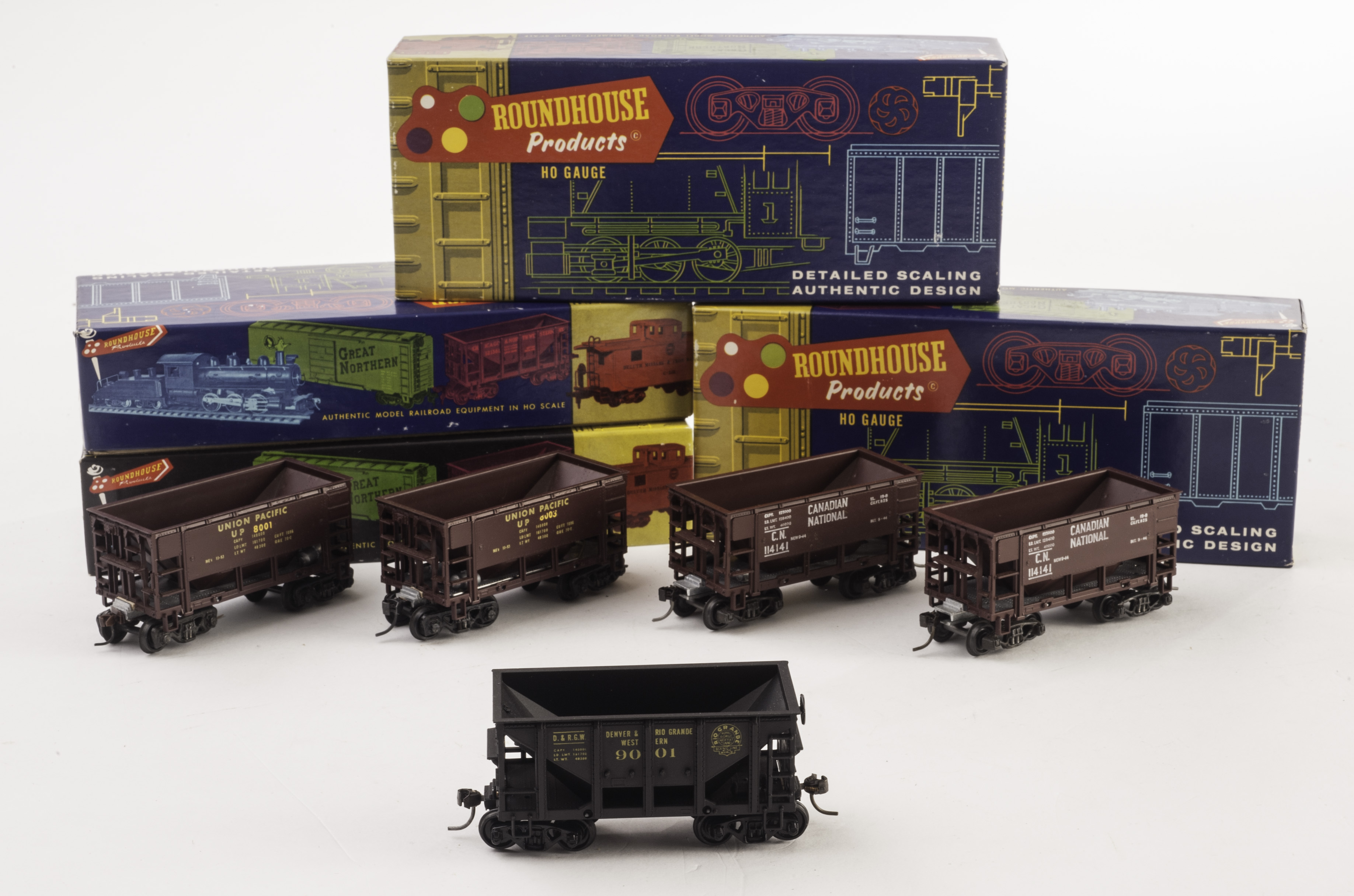 American H0 Gauge rolling stock by Roundhouse: mostly box cars, with various others including