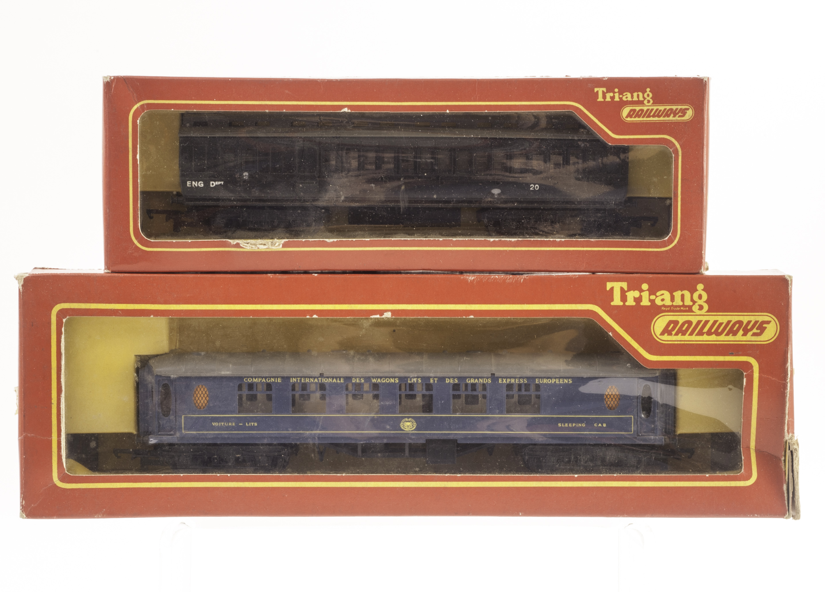 Tri-ang Railways 00 Gauge Coaches: R625 Continental Wagon-Lits Sleeping car and R620 black