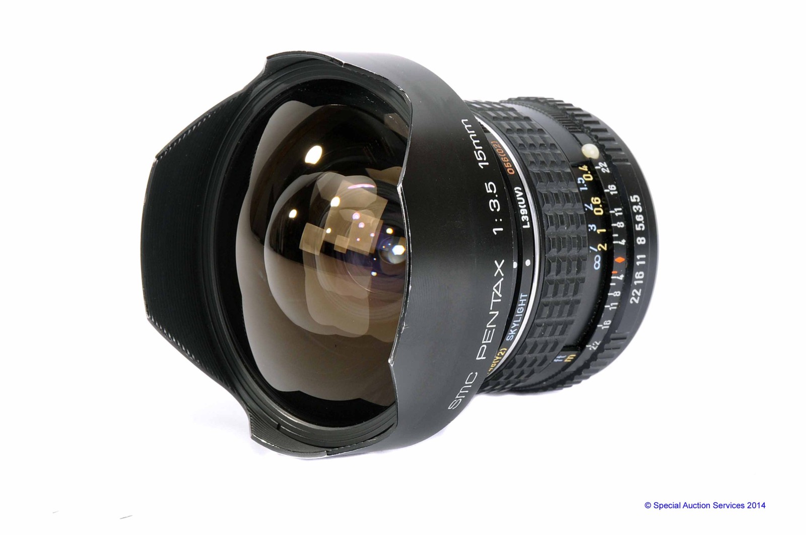 A Pentax Fish-Eye f/3.5 15mm Lens, serial no. 7368035, body, G-VG, elements, VG-E, with front lens