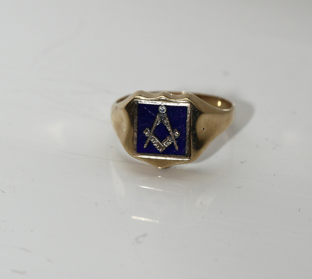 9ct Yellow Gold Masonic Spinner Ring. Size T. 5.8 Grams - Image 3 of 3