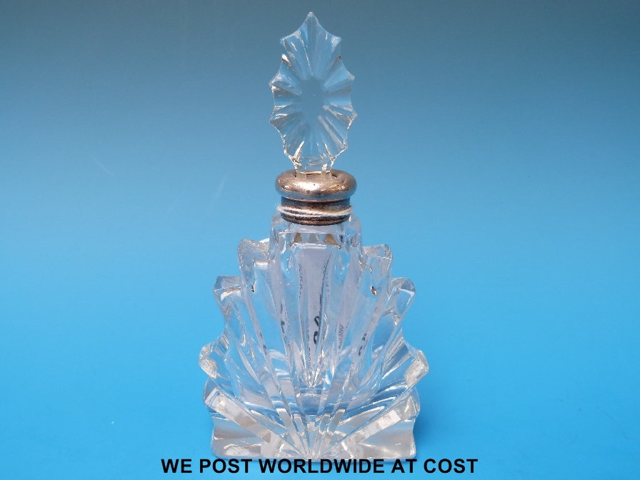 An Art Deco silver mounted glass scent bottle, height 12 cm