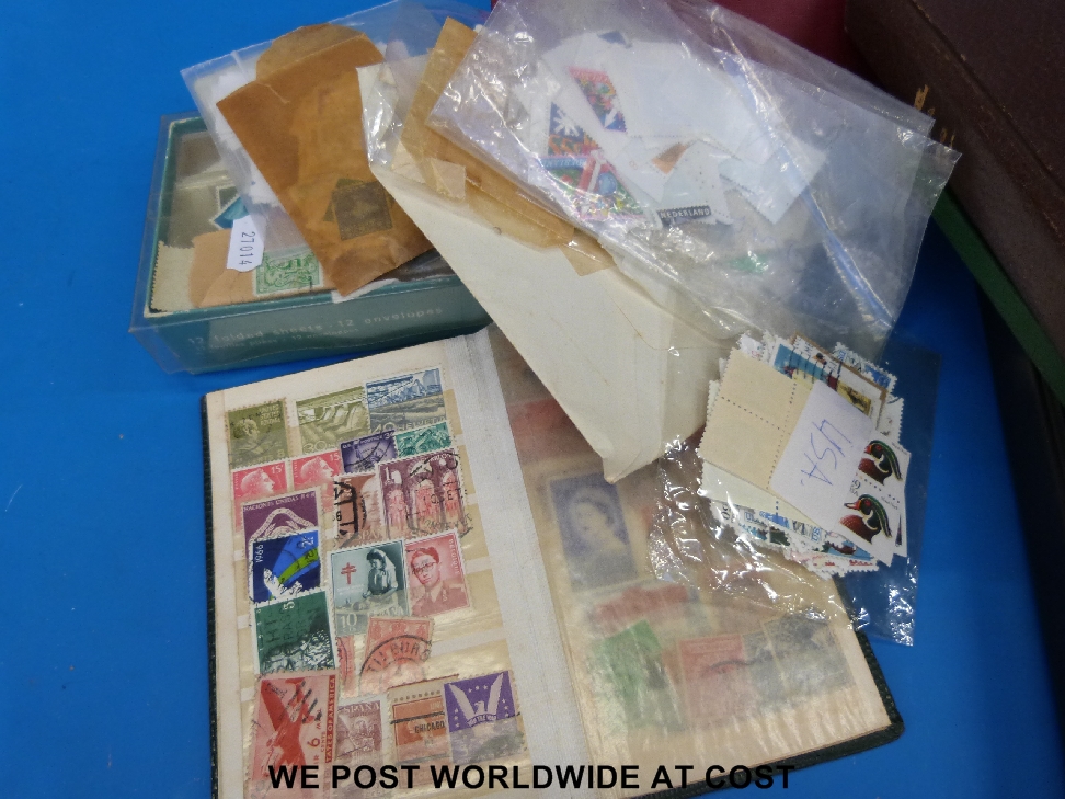 A large quantity of all world stamps, mainly in stockbooks, Victorian- QEII - Image 13 of 14