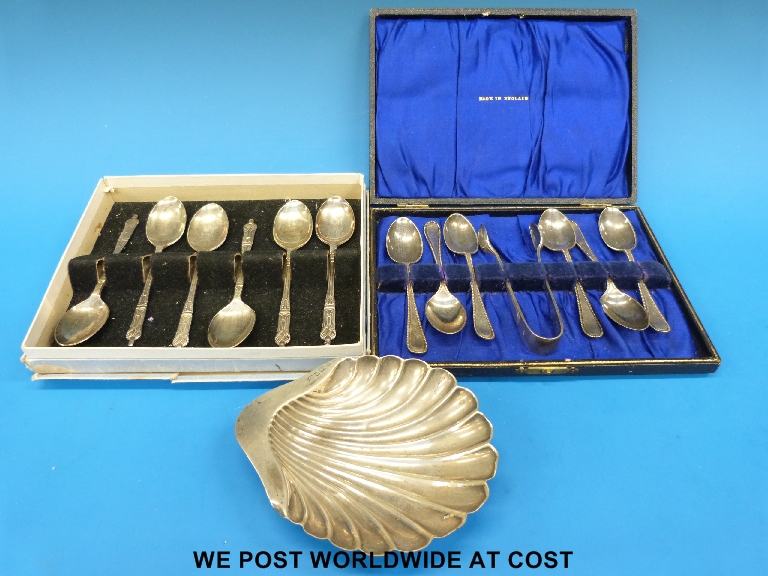 Hallmarked silver scallop dish, 62 g, cased plated spoons etc