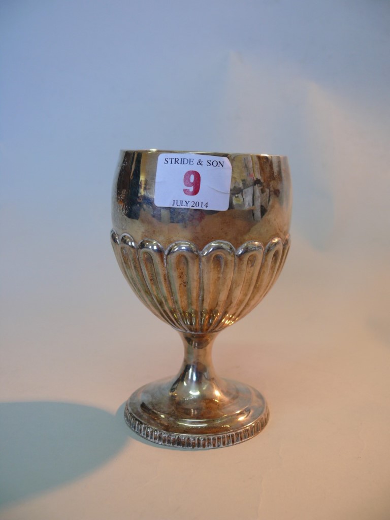 A George IV silver goblet, by Thomas Radcliffe, London 1811, 13cm, 183g.   Condition Report: