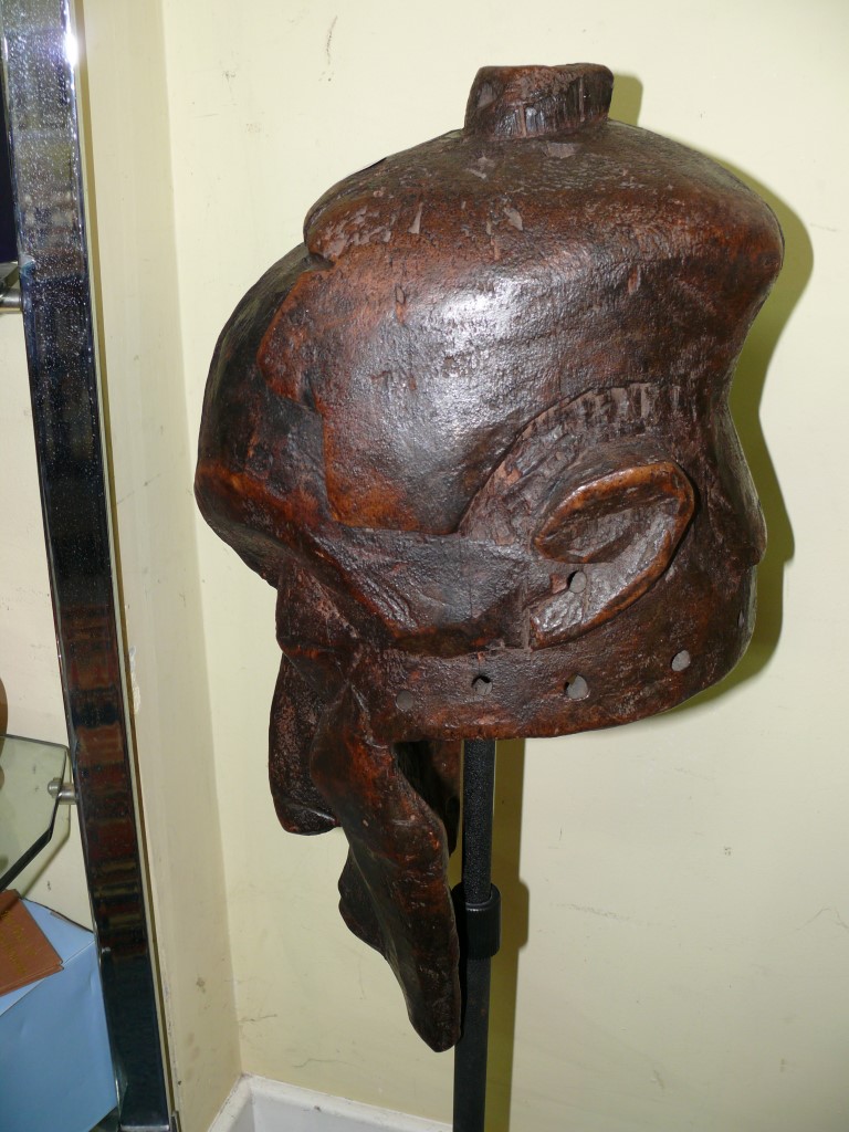 Ethnographia: a large carved wood tribal mask, on tripod stand. Condition Report: Measures - Image 3 of 10