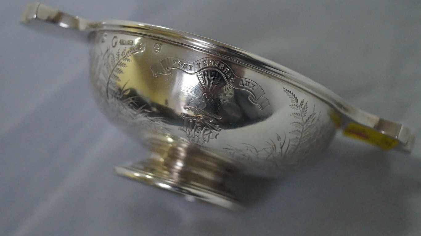 A Victorian Scottish silver quaich, by R & G D, Glasgow 1877, chased fishing boat on loch to - Image 4 of 4