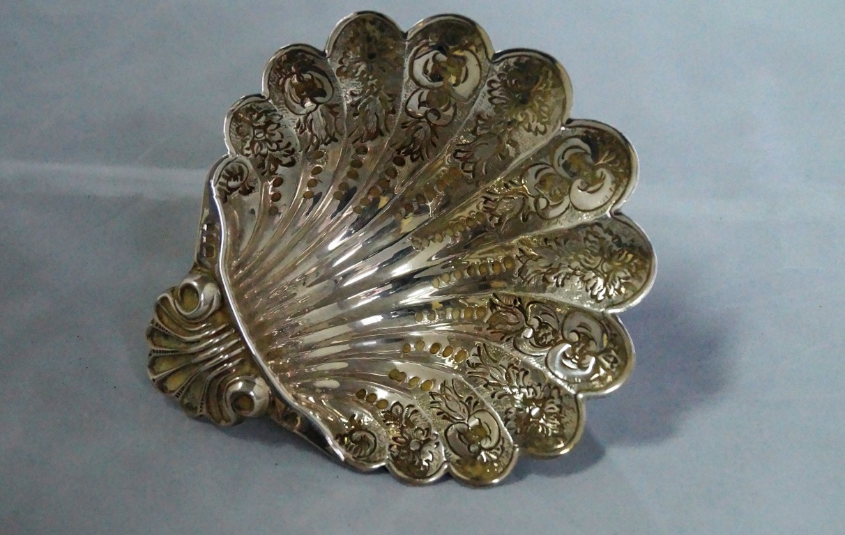A silver shell dish, by C J Vander Ltd., - Image 2 of 3