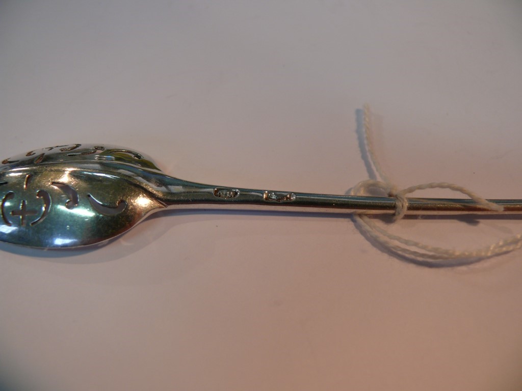 An 18th Century silver mote spoon, by W. - Image 2 of 4
