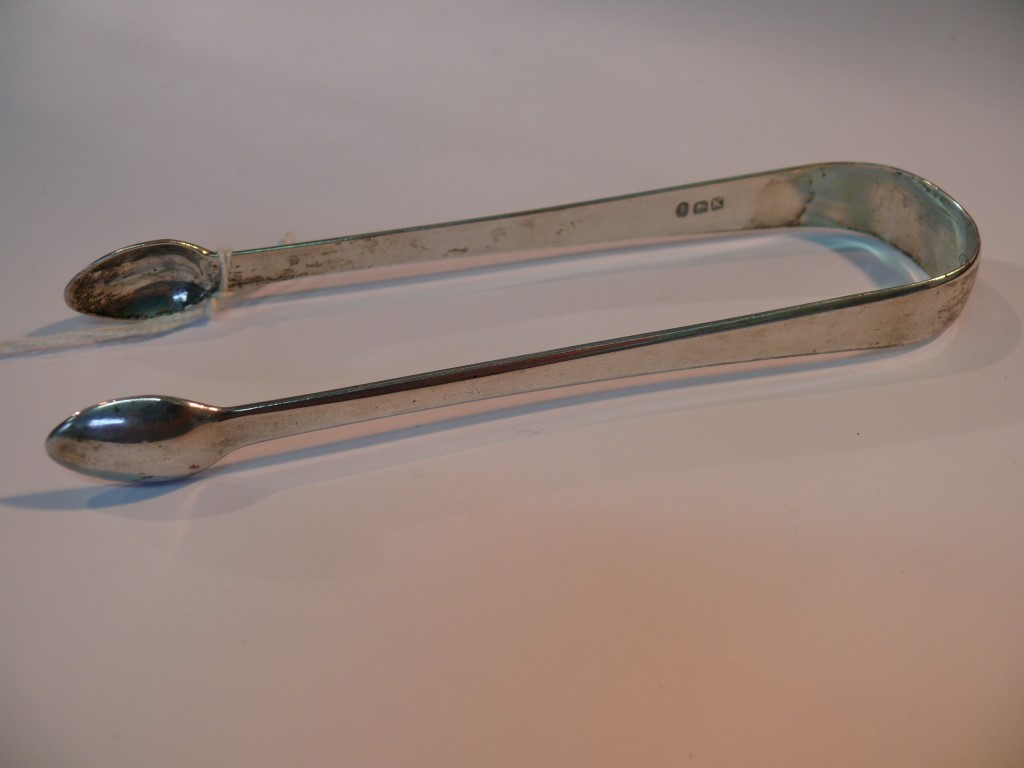 A pair of George III silver sugar tongs, - Image 4 of 5