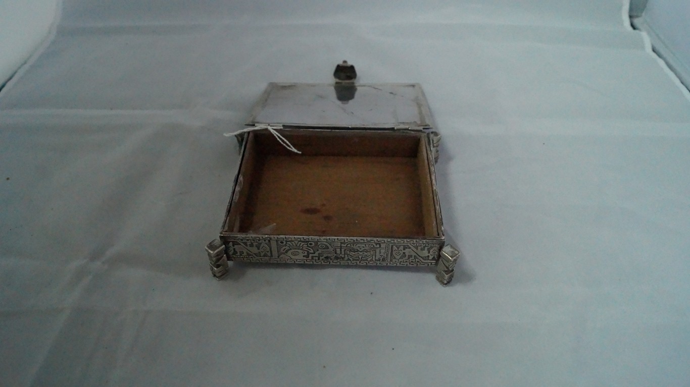 A Mexican white metal rectangular cigare - Image 2 of 5