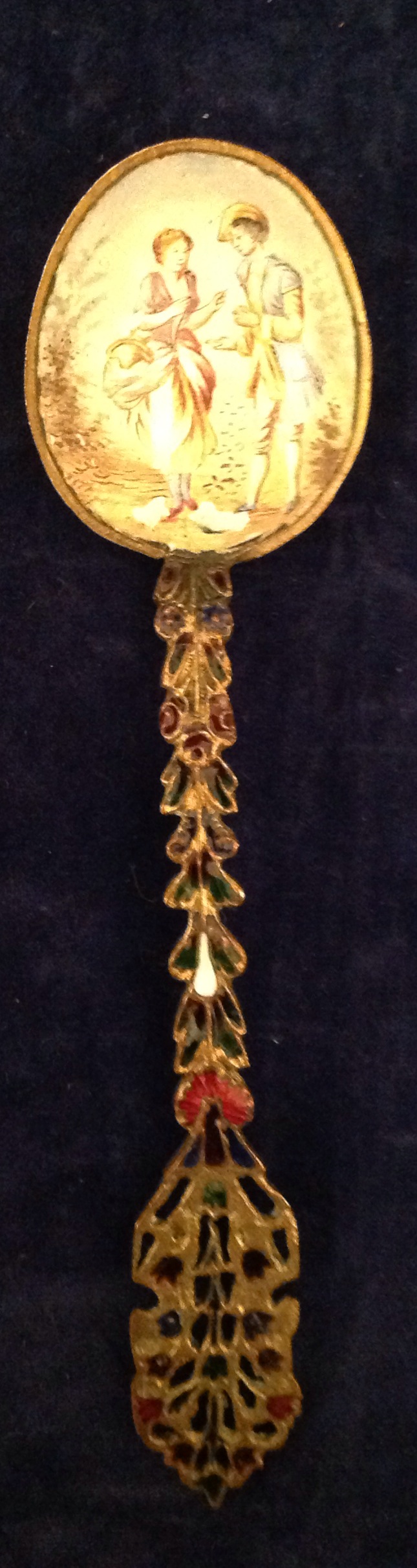 AN 18TH CENTURY FRENCH GILT SPOON With champlevé decoration to the handle and hand painted enamel