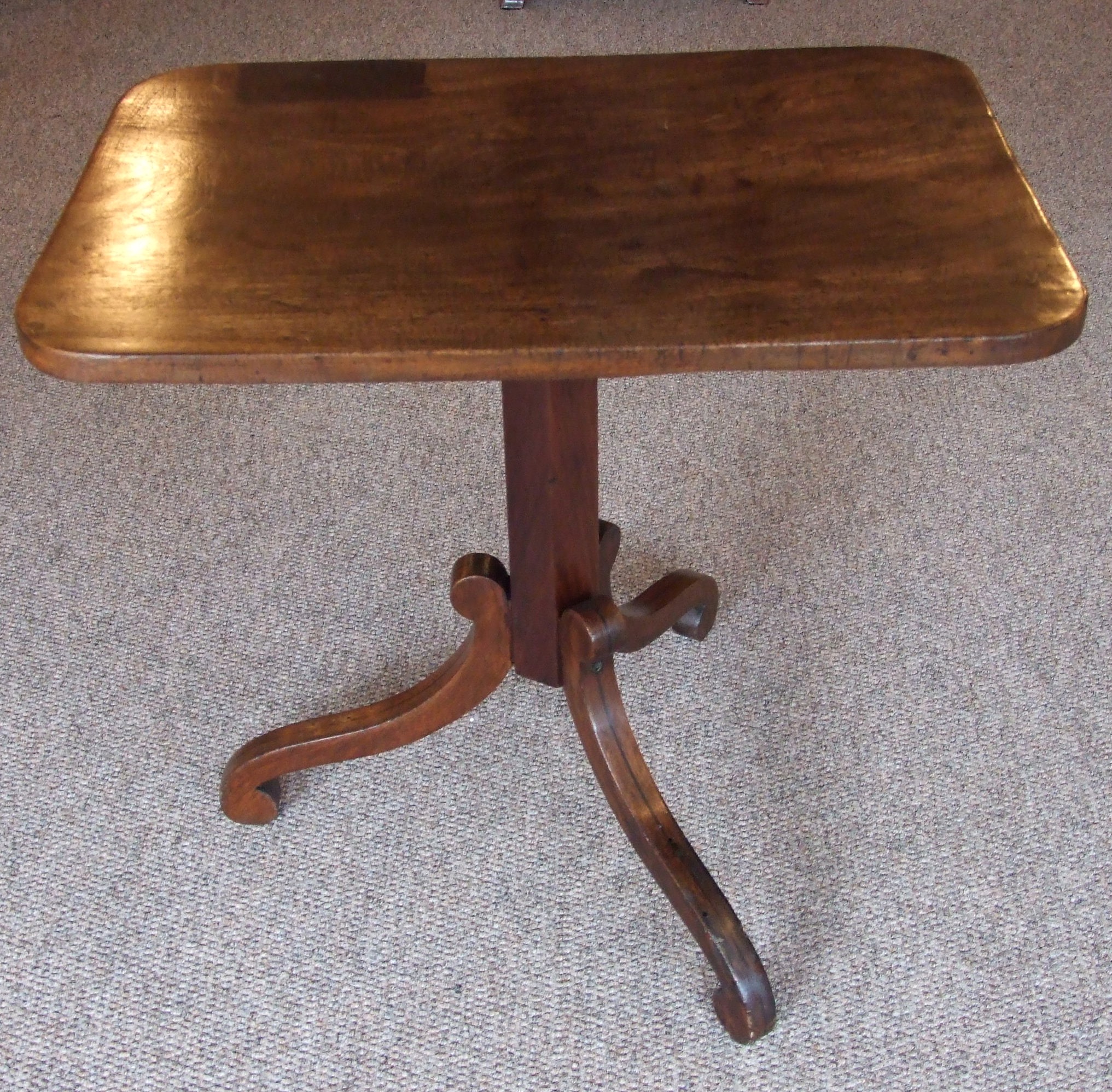 Mahogany Snap-top Occasional Table in Georgian Style, understood to be made of Wood from Lord
