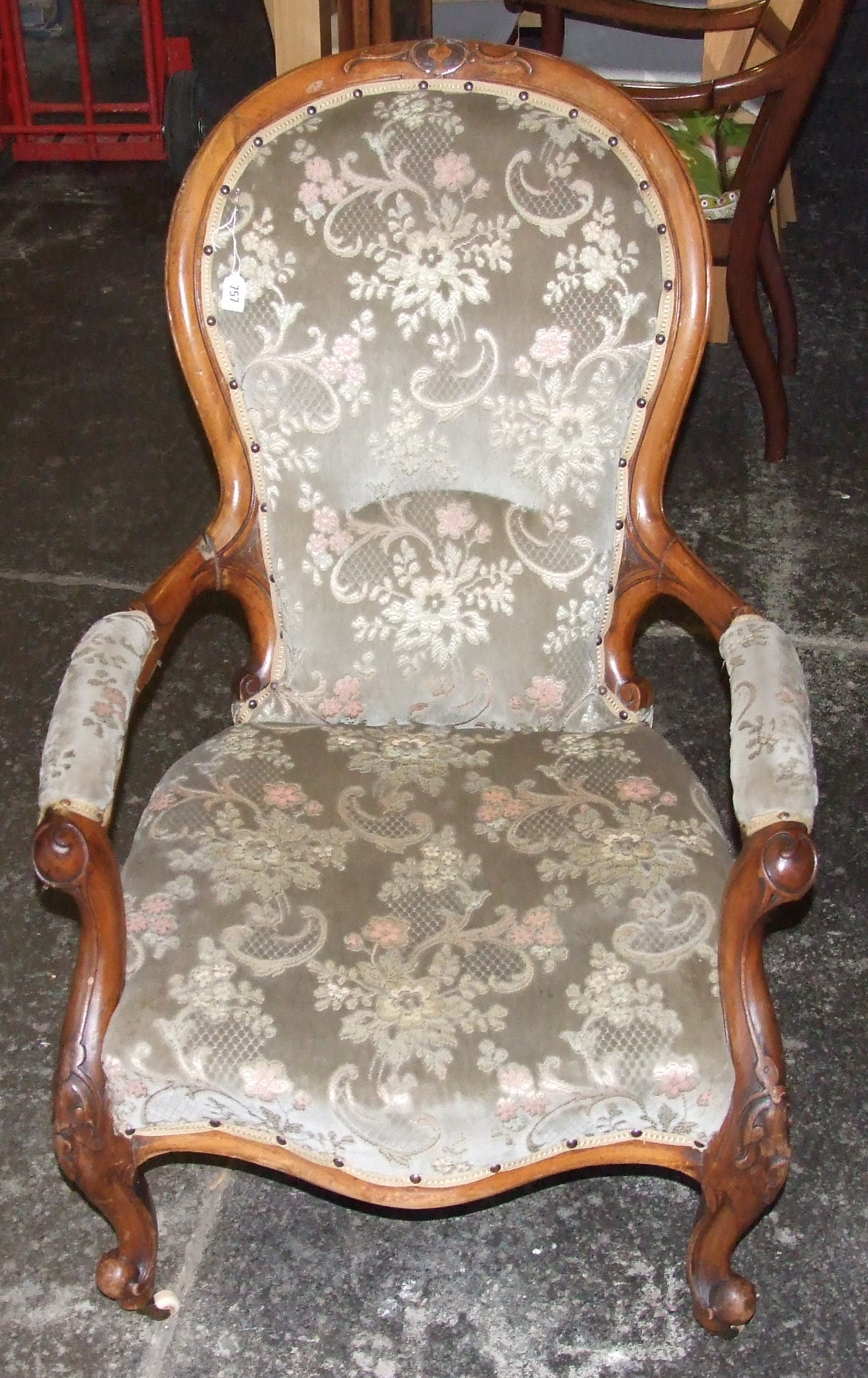 Victorian Walnut Ladies Open Arm Spoon-back Parlour Chair
