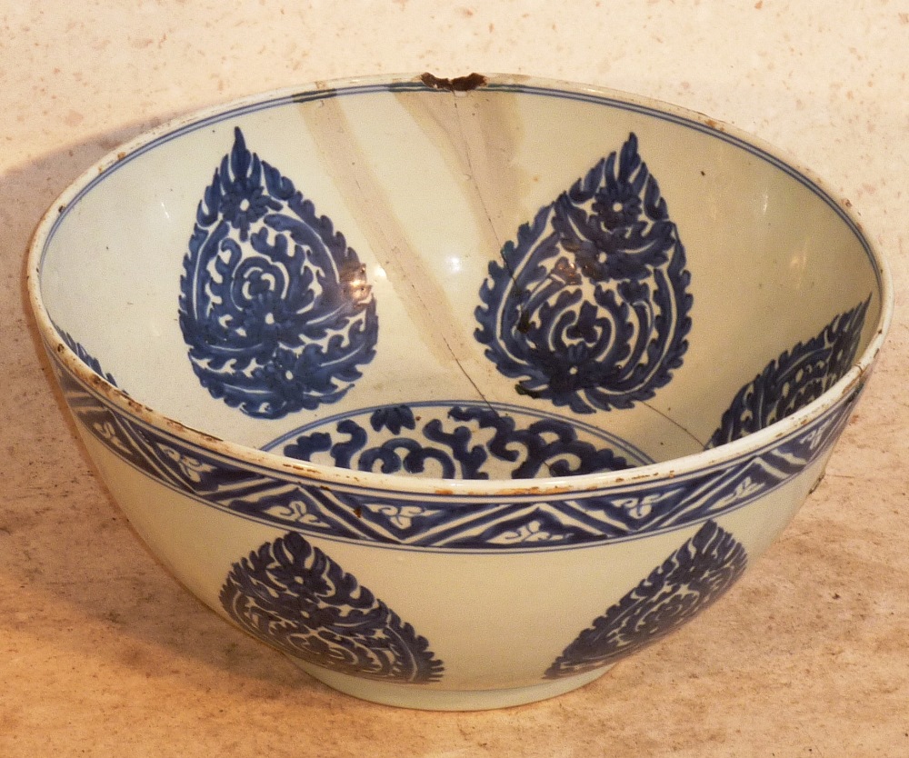 A large Chinese circular porcelain Punch Bowl (probably 18th Century), hand decorated in