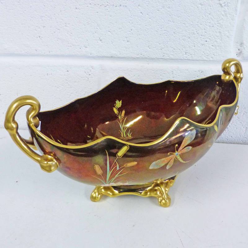 CARLTON WARE STYLED 2-HANDLED BOWL WITH DRAGONFLY AND LILY PAD DECORATION