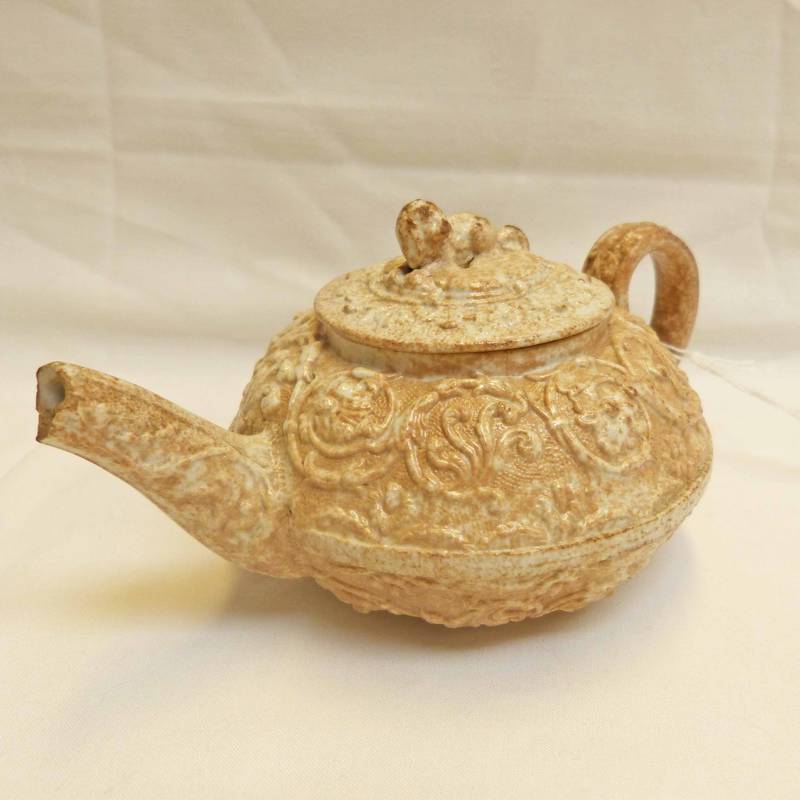 18TH CENTURY WEDGWOOD MINIATURE TEAPOT WITH EMBOSSED DECORATION