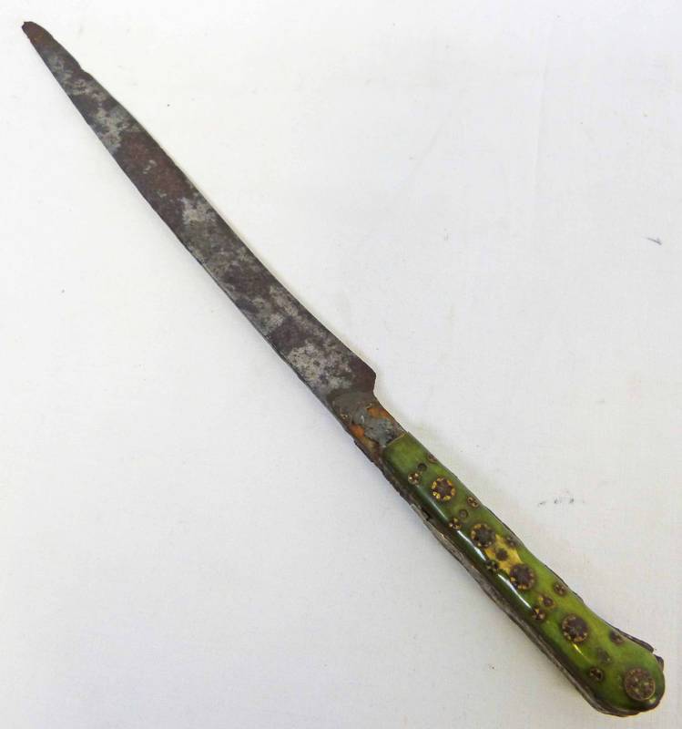 LATE 18TH CENTURY EASTERN DAGGER, THE BLADE SLIGHTLY CURVED STAMPED TO ONE SIDE WITH  SILVER