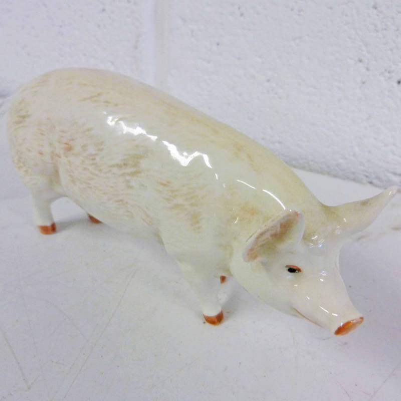 BESWICK PIG MARKED CH. WALL QUEEN 40