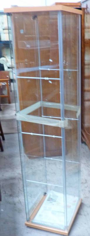 20TH CENTURY GLASS DISPLAY CASE