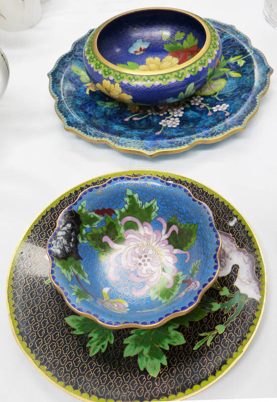 2 CHINESE CLOISONNE FLORAL DECORATED SHAPED DISHES & 2 CLOISONNE DECORATIVE BOWLS