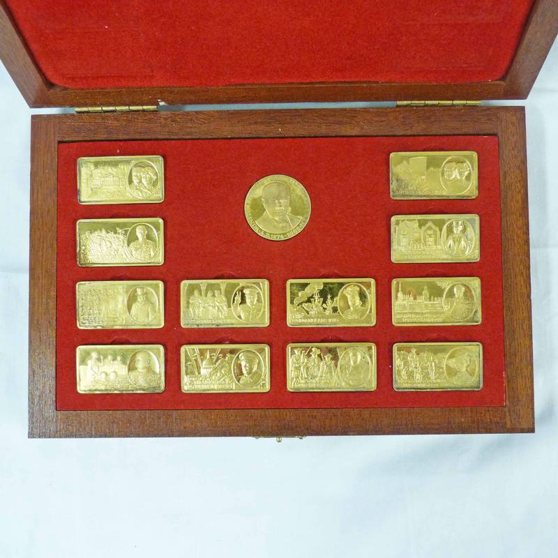 CASED SET OF 12 RECTANGULAR SILVER GILT CHURCHILL MEDALLIONS AND CIRCULAR MEDAL ALL IN FITTED CASE