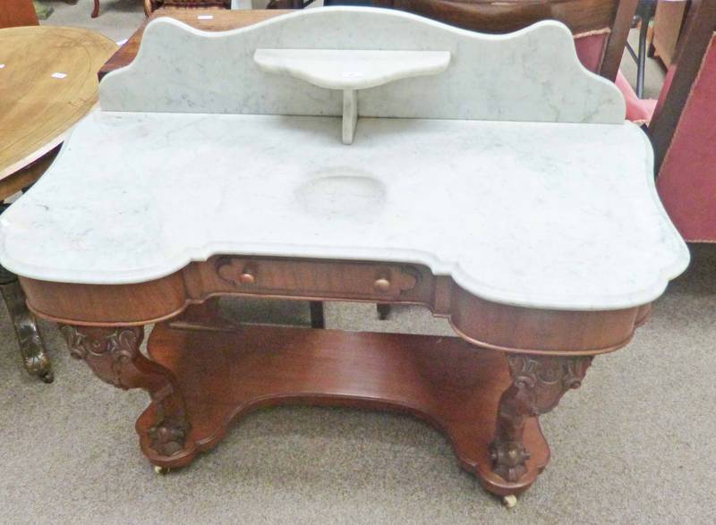 19TH CENTURY MAHOGANY WASHSTAND WITH MARBLE TOP & SHAPED SUPPORTS