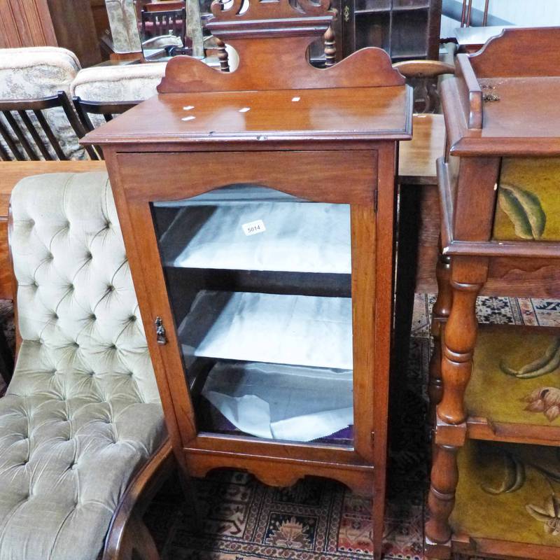 19TH CENTURY MAHOGANY DISPLAY CASE WITH GLASS PANEL DOOR ON SQUARE TAPERED SUPPORTS 115CM TALL