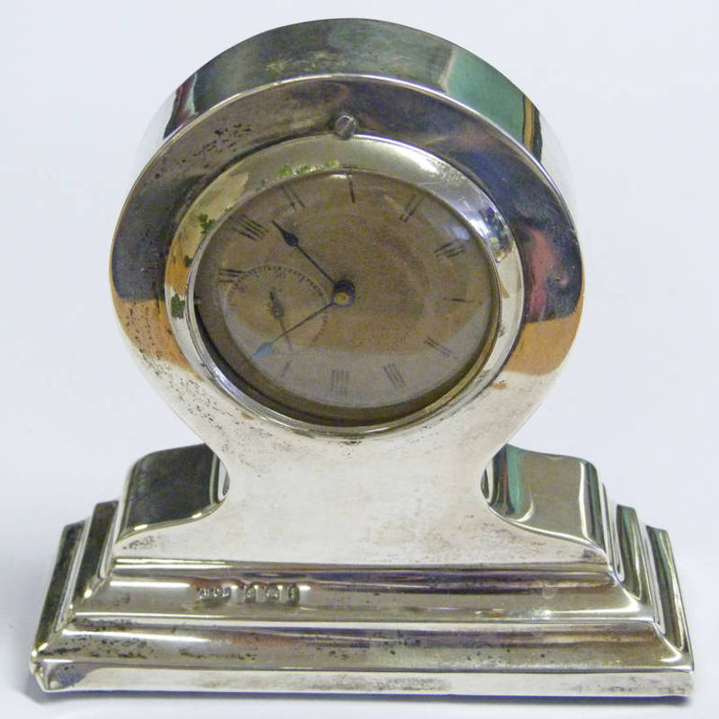 SMALL SILVER DRESSING TABLE CLOCK BY HENRY CLIFFORD DAVIS, BIRMINGHAM 1908, 10CM TALL