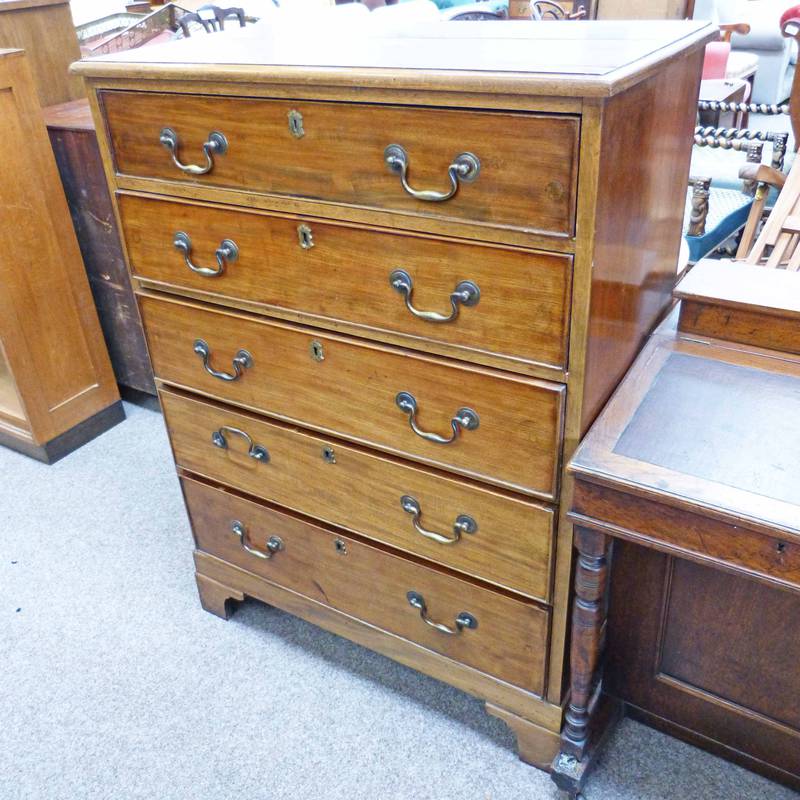 LATE 19TH CENTURY MAHOGANY CHEST OF 5 DRAWERS ON BRACKET SUPPORTS, 86CM WIDE