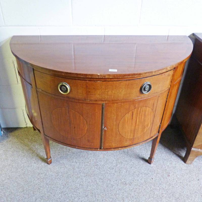 19TH CENTURY MAHOGANY HALF MOON SIDE CABINET WITH DRAWER OVER 2 PANEL DOORS ON SQUARE TAPERED