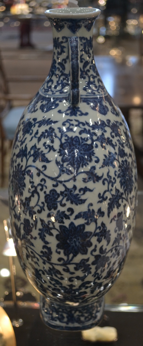 A Chinese Porcelain Moon Flask, Qianlong reign mark but not of the period, with twin scroll - Image 6 of 19