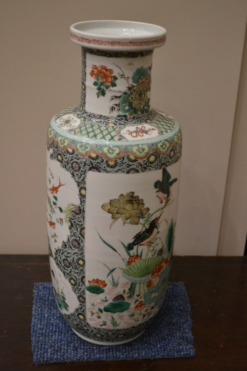 A Chinese Porcelain Rouleau Vase, Qing Dynasty, painted in famille verte enamels with birds in - Image 5 of 8