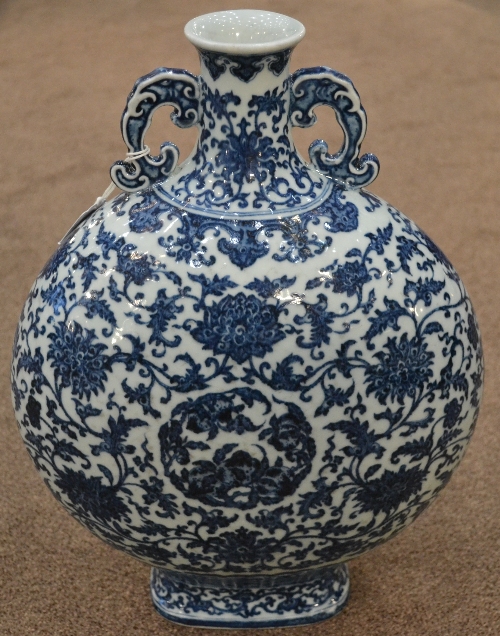 A Chinese Porcelain Moon Flask, Qianlong reign mark but not of the period, with twin scroll - Image 17 of 19