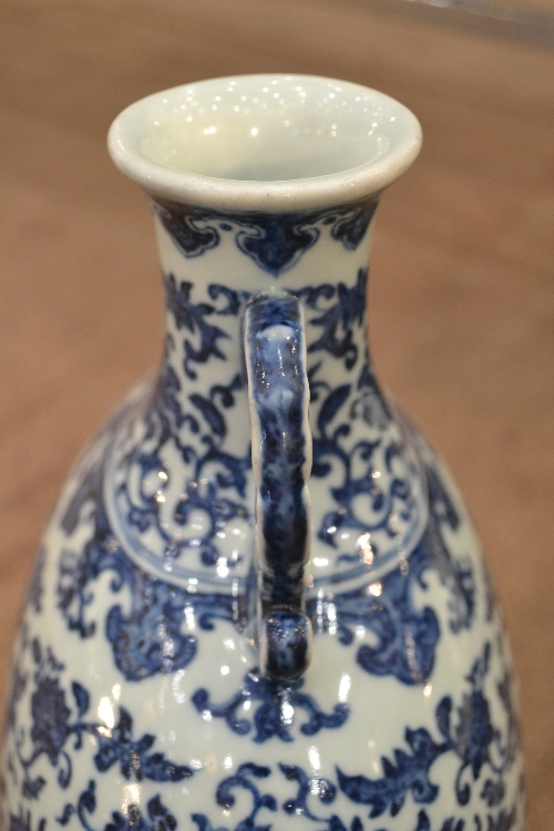 A Chinese Porcelain Moon Flask, Qianlong reign mark but not of the period, with twin scroll - Image 10 of 19