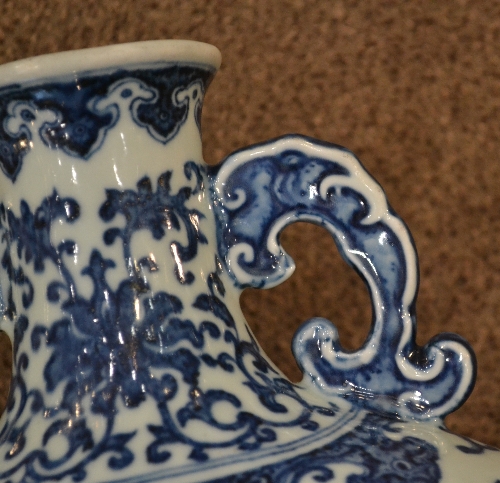 A Chinese Porcelain Moon Flask, Qianlong reign mark but not of the period, with twin scroll - Image 7 of 19