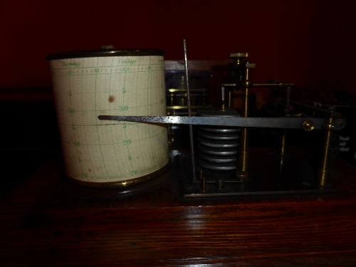 19th Century Barograph with eight part vacuum section, brass pivots and supports, in oak case with - Image 4 of 4