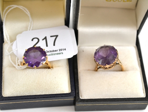 Two colour-change solitaire rings