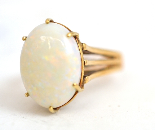 A 9ct gold and opal ring