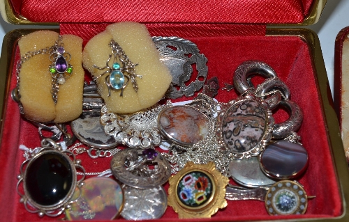 A small quantity of silver, white metal and other jewellery, including a Shamrock brooch, by