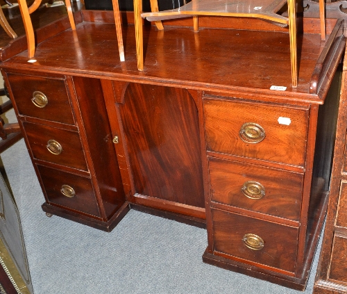 Late 19th century mahogany kneehole washstand or desk with gallery back, 111cm wide