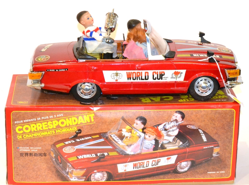 Made In China ME611 Battery Operated Crazy Action World Cup News Car with three soft plastic - Image 3 of 3