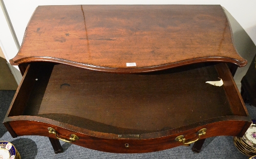 A George III Mahogany Side Table, of serpentine form, the moulded top with eared corners above a - Image 3 of 7