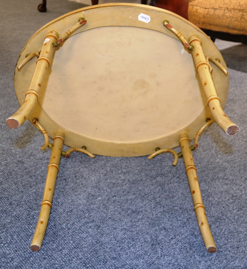 A Regency Toleware Tray, early 19th century, with gallery border, painted with an oval panel of a - Image 3 of 3