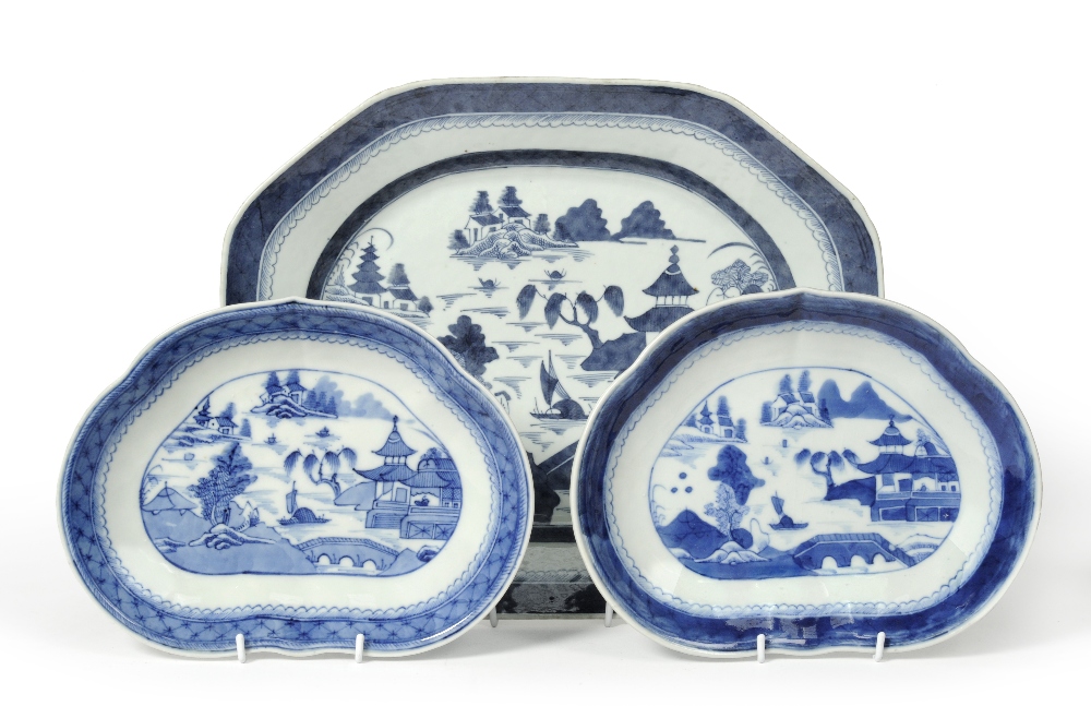 A Pair of Chinese Porcelain Dessert Dishes, circa 1800, of kidney shape painted in underglaze blue - Image 2 of 2