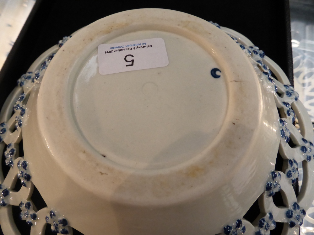 A First Period Worcester Porcelain Circular Basket, circa 1775, printed in underglaze blue with - Image 6 of 9