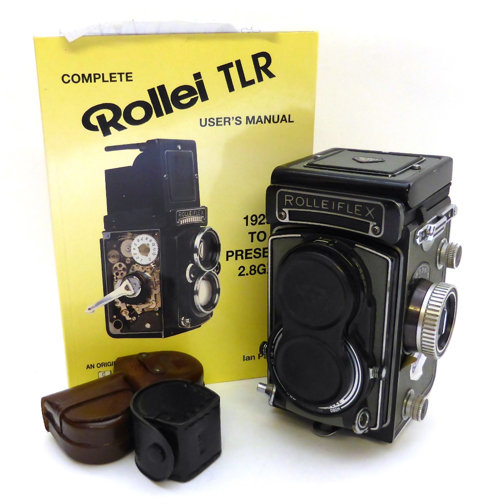 Rolleiflex T Camera, black, No. 2147100 with Carl Zeiss Tessar f3.5/7.5cm objective lens No.